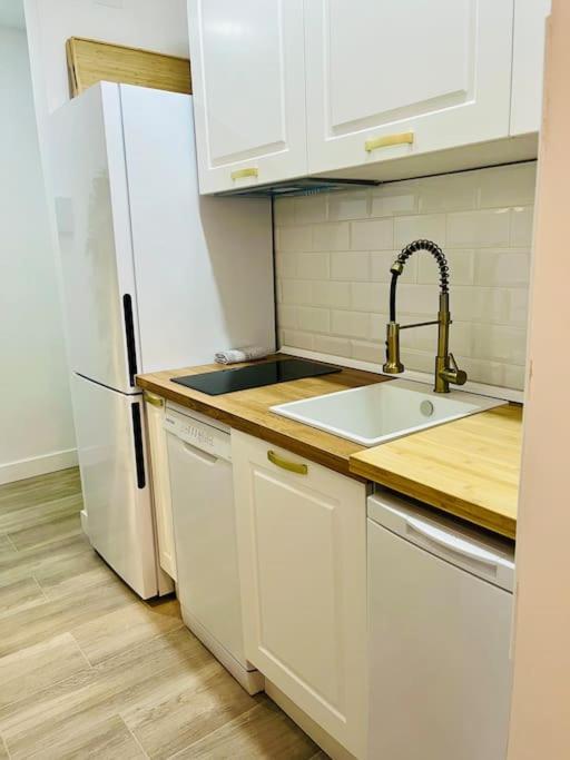 말라가 New Luxurious Studio With Patio/Center 아파트 외부 사진